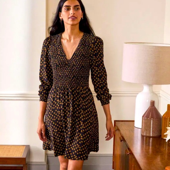 BODEN DITZY FLORAL V NECK SMOCKED DRESS US SIZE 4 - Picture 2 of 14